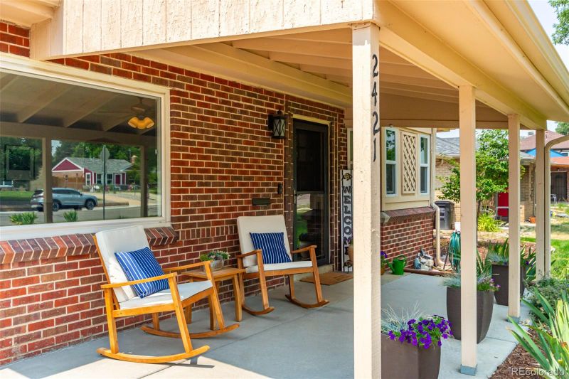 2421 Oneida St, Denver, CO 80207