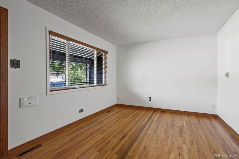 876 Julian St, Denver, CO 80204