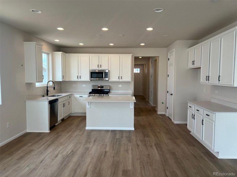 2560 Simpson Ln, Erie, CO 80026