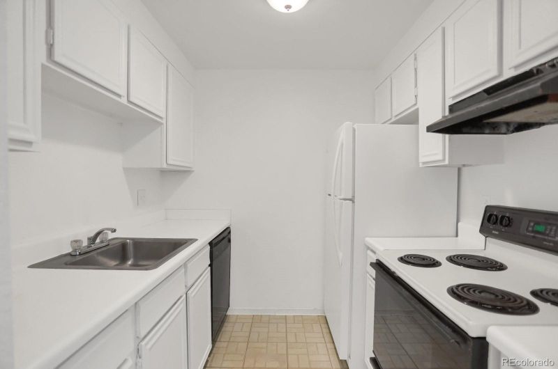 364 S Ironton St #222, Aurora, CO 80012
