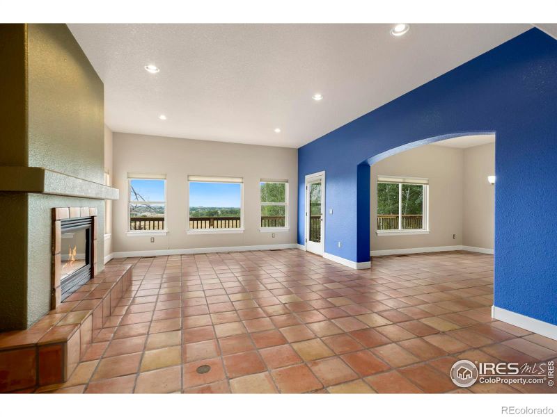 913 Lookout Ct, Windsor, CO 80550