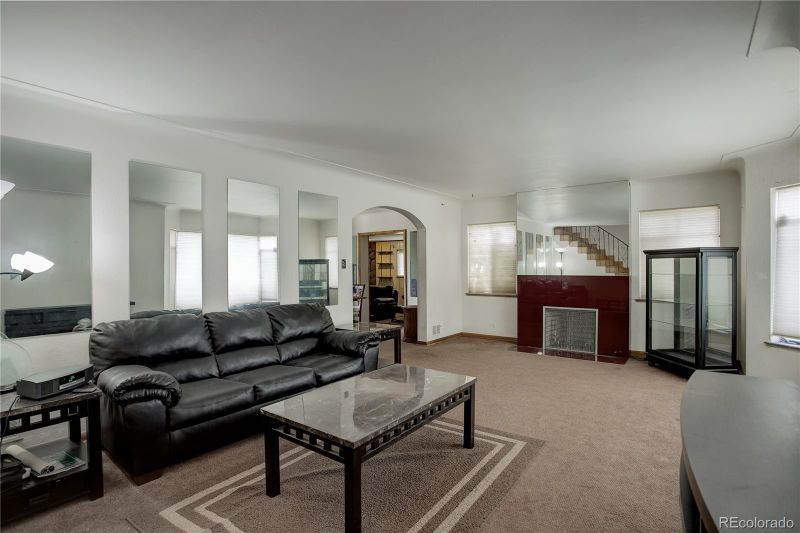 2430 Monaco Pw, Denver, CO 80207