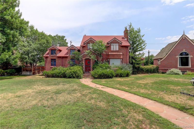 2430 Monaco Pw, Denver, CO 80207