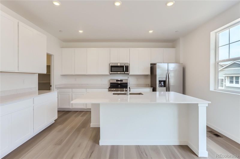 16593 E 109th Ave, Commerce City, CO 80022
