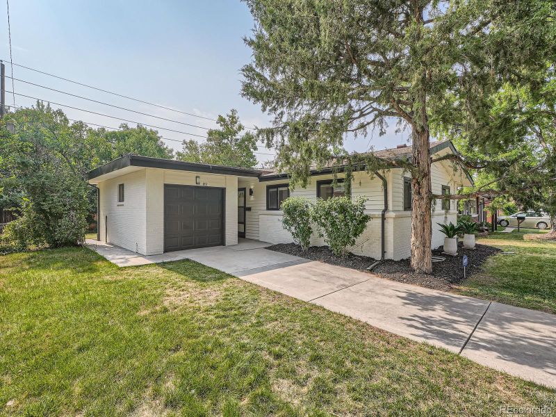 851 S Holly St, Denver, CO 80246