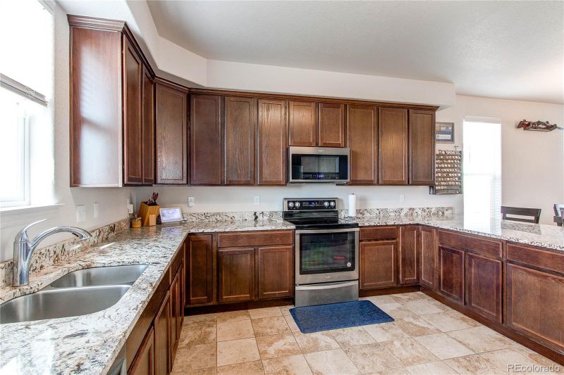 56658 E 22nd Pl, Strasburg, CO 80136