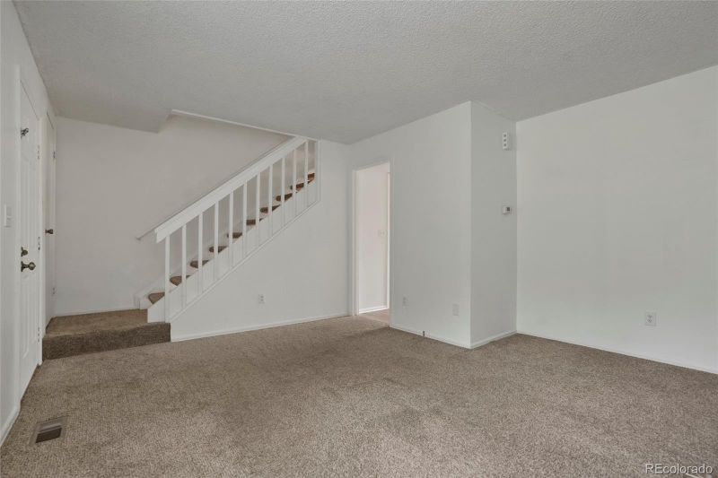 3521 S Kittredge St #B, Aurora, CO 80013