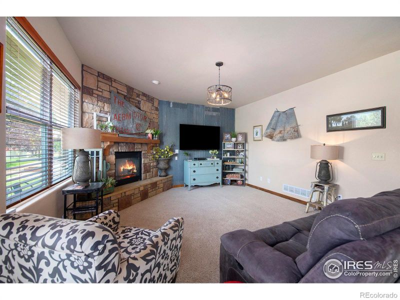 39 Pioneer Pl, Eaton, CO 80615