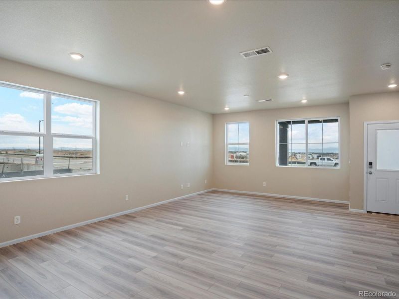 22195 E 7th Pl, Aurora, CO 80018