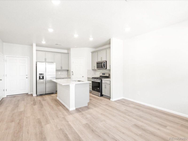 22230 E 8th Ave, Aurora, CO 80018