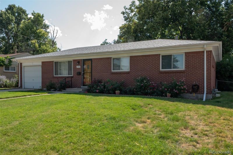 1237 S Newland Ct, Lakewood, CO 80232