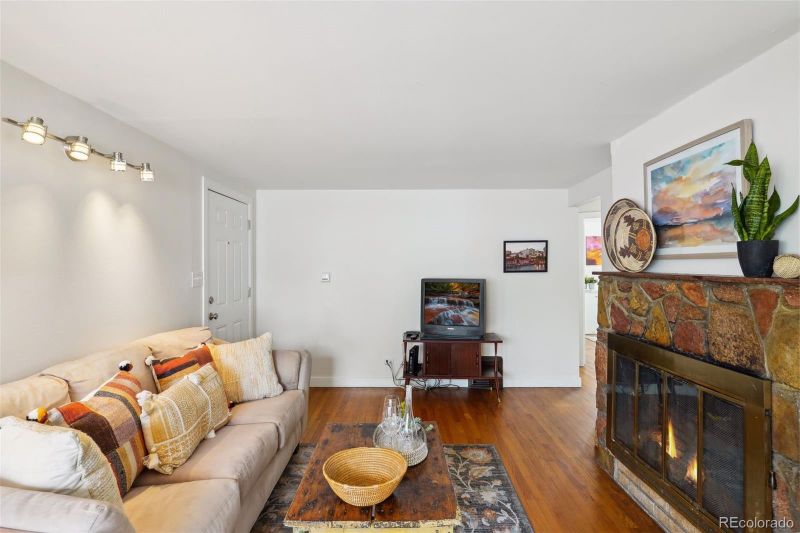 1230 S Utica St, Denver, CO 80219