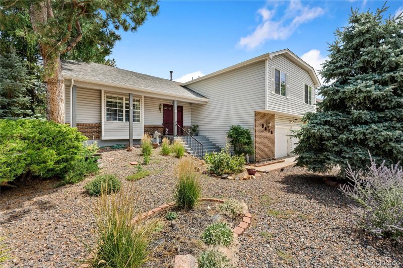 3612 S Waco Way, Aurora, CO 80013