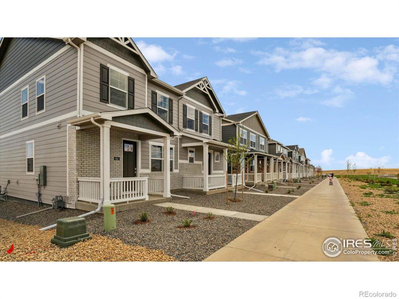 608 Thoroughbred Ln, Johnstown, CO 80534
