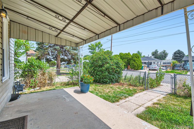 4809 Clayton St, Denver, CO 80216
