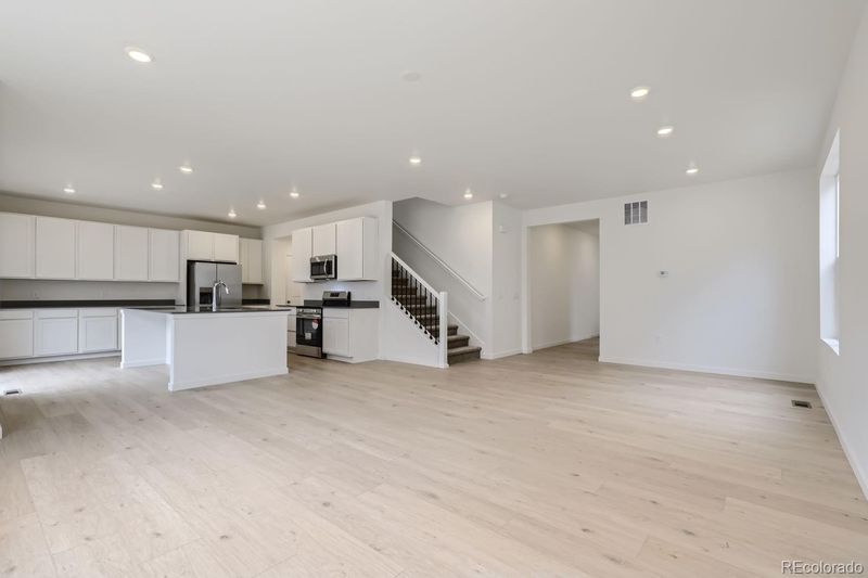 3914 N Picadilly Ct, Aurora, CO 80019