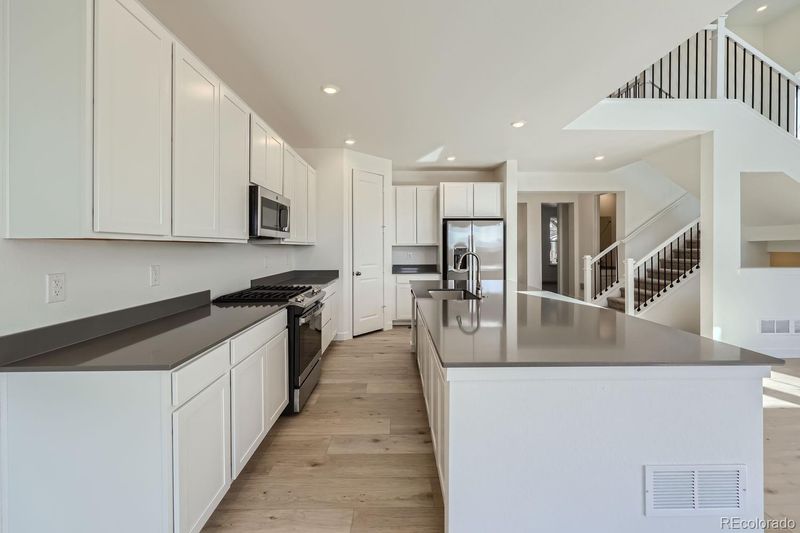 24434 E Adriatic Dr, Aurora, CO 80018