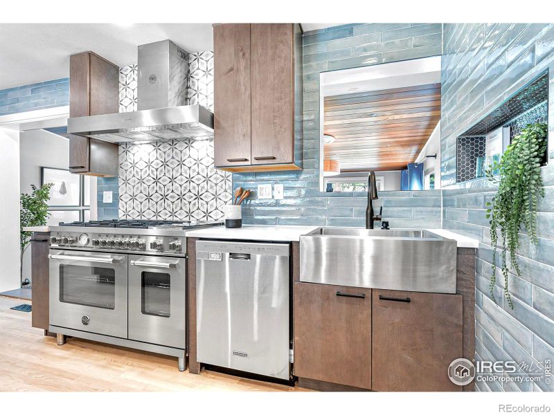 920 Hartford Dr, Boulder, CO 80305