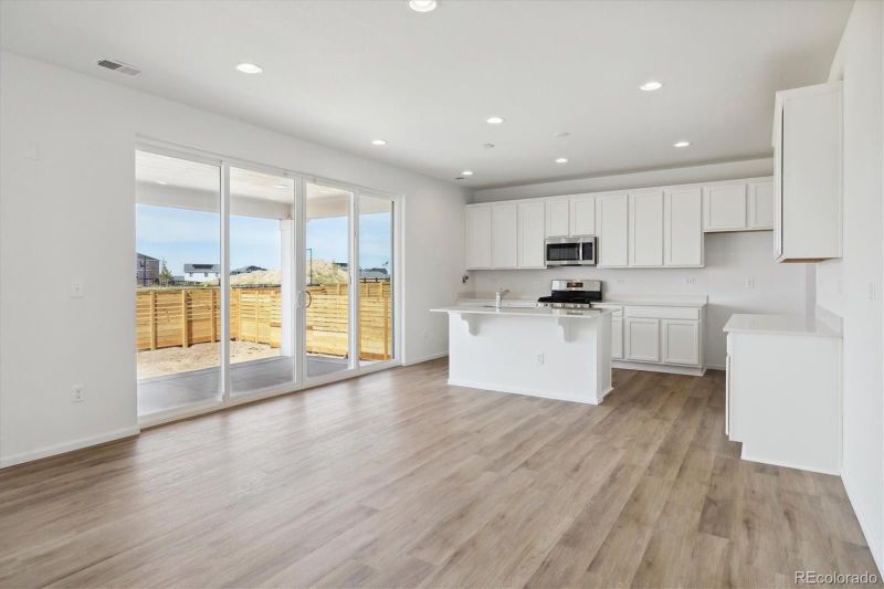 27635 E Byers Pl, Aurora, CO 80018