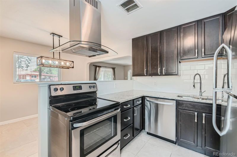 970 Locust Pl, Thornton, CO 80229