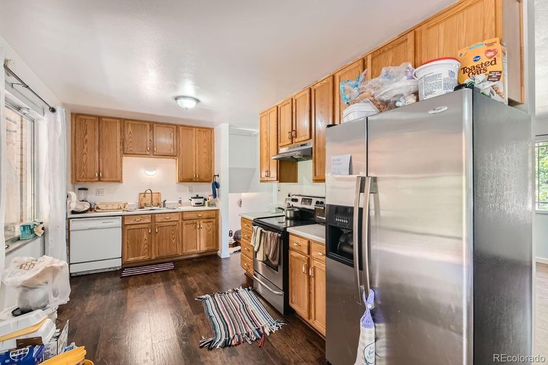 606 Elkhart St, Aurora, CO 80011