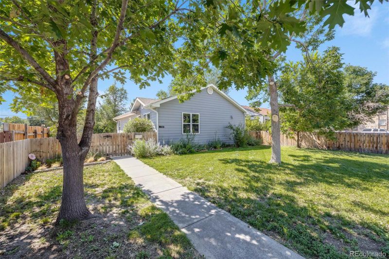 1181 Yosemite St, Denver, CO 80220