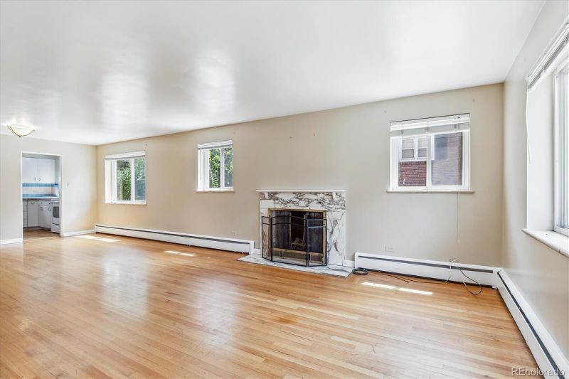 910 S Harrison St, Denver, CO 80209
