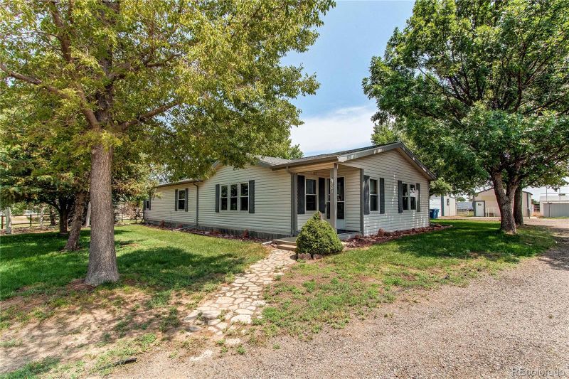 801 Spruce Pl, Lochbuie, CO 80603