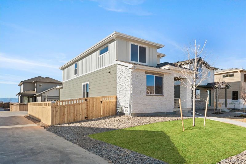 21114 E 63rd Dr, Aurora, CO 80019