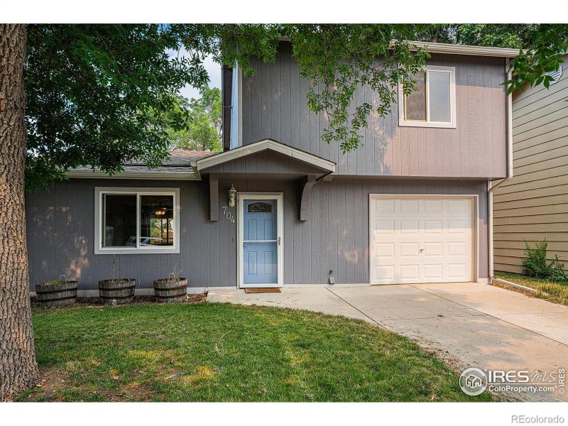 704 Countryside Dr, Fort Collins, CO 80524