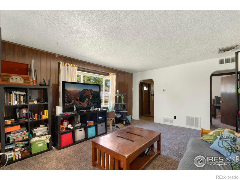 9360 Hoffman Way, Thornton, CO 80229