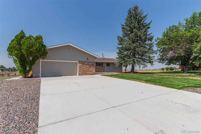 12963 Hillcrest Dr, Longmont, CO 80504