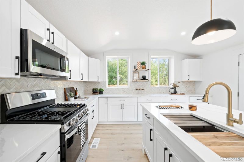 7792 Zuni St, Denver, CO 80221