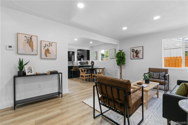 1173 Newark St, Aurora, CO 80010