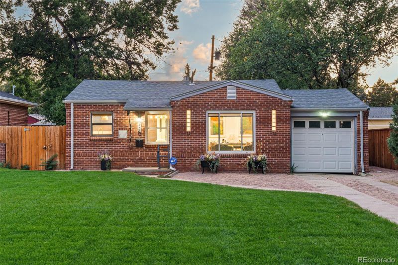 2045 Oneida St, Denver, CO 80207