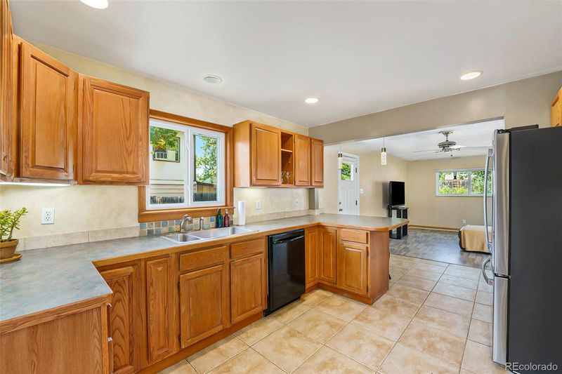 616 Sunshine Pw, Golden, CO 80403