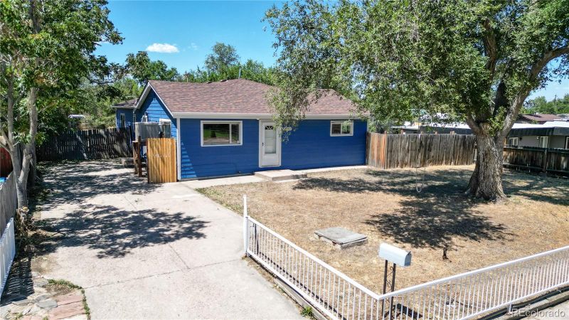 5941 Oneida St, Commerce City, CO 80022