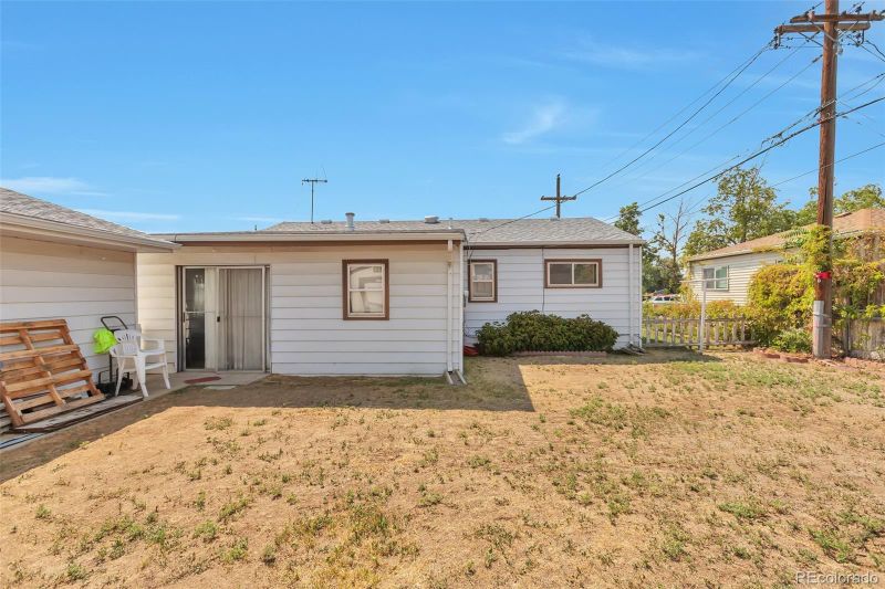 6010 Rose Ln, Commerce City, CO 80022