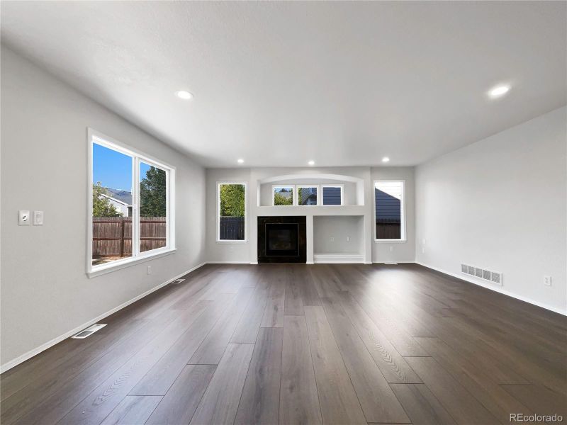 545 Short Dr, Dacono, CO 80514