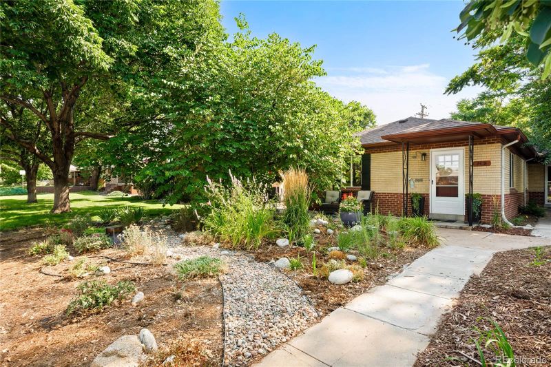 2418 S Corona St, Denver, CO 80210