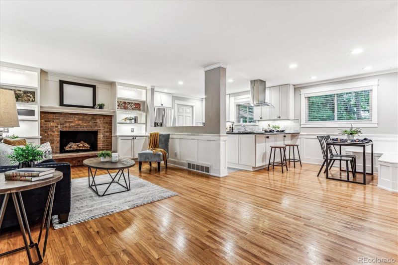 1033 S Iris St, Lakewood, CO 80226