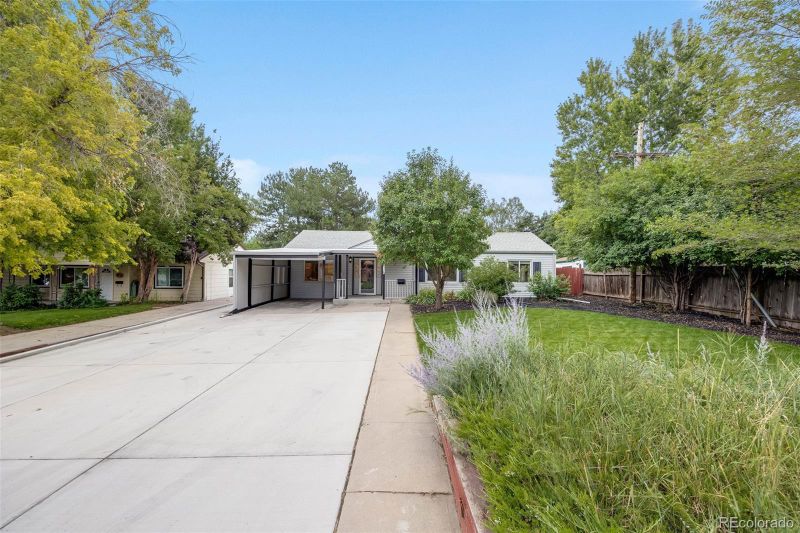 2876 S Dahlia St, Denver, CO 80222
