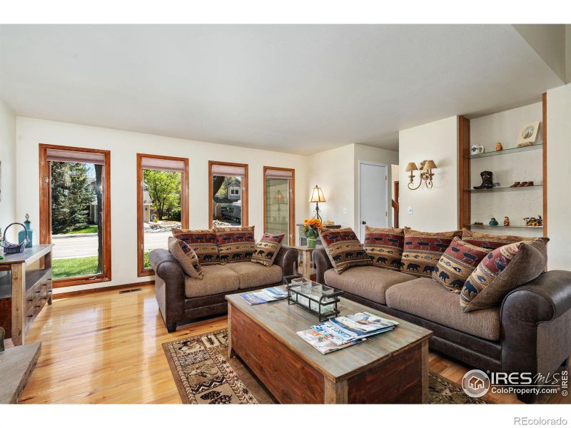 818 Whalers Way, Fort Collins, CO 80525