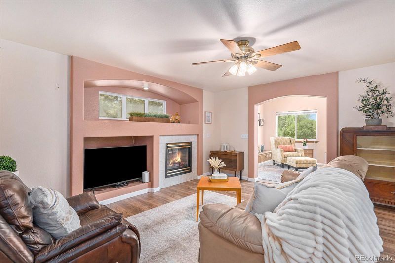 6786 W 3rd Ave, Lakewood, CO 80226