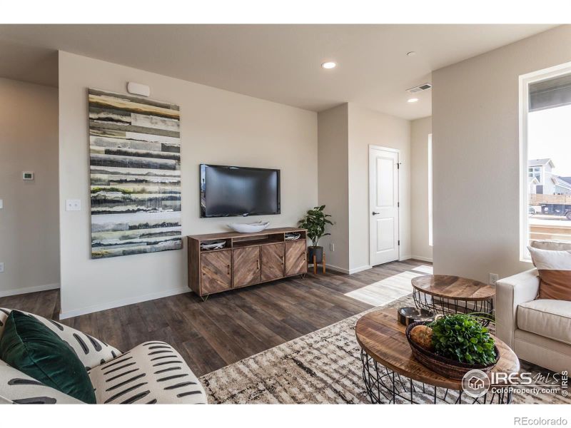 5050 Mckinnon Ct, Timnath, CO 80547