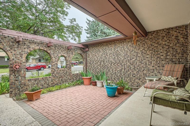 679 S Oswego St, Aurora, CO 80012