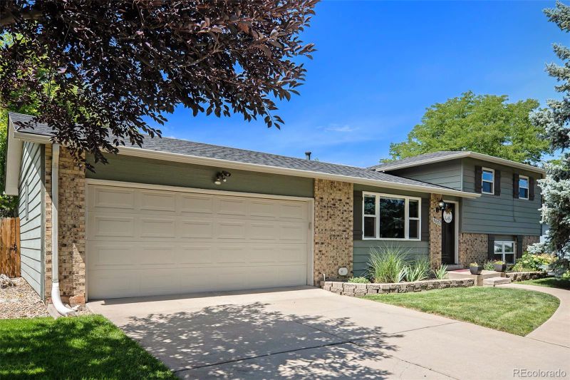 3071 S Chester Ct, Denver, CO 80231