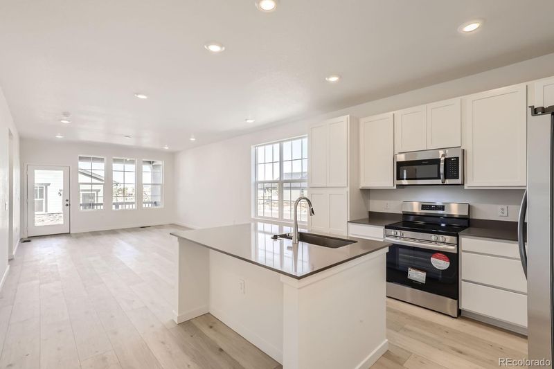 5149 N Quemoy Ct, Aurora, CO 80019