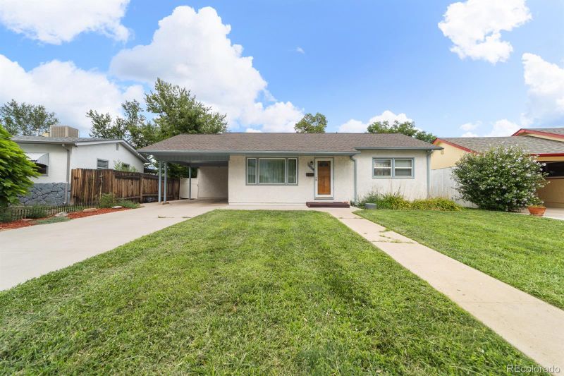1620 Maplewood Dr, Pueblo, CO 81005