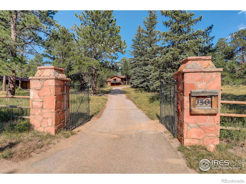 350 Far View Dr, Estes Park, CO 80517